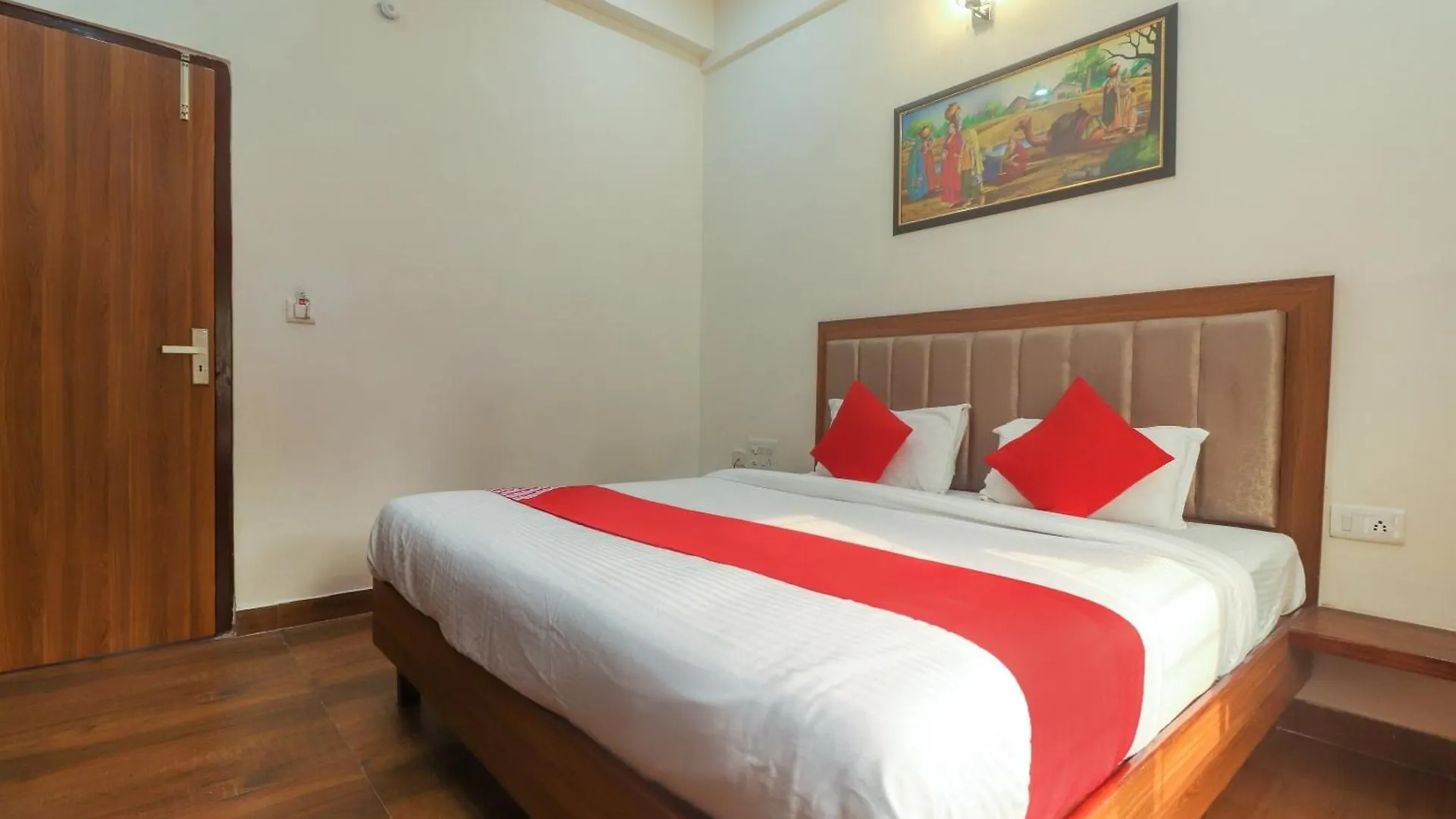 Hotel O Taj Classic Tajganj