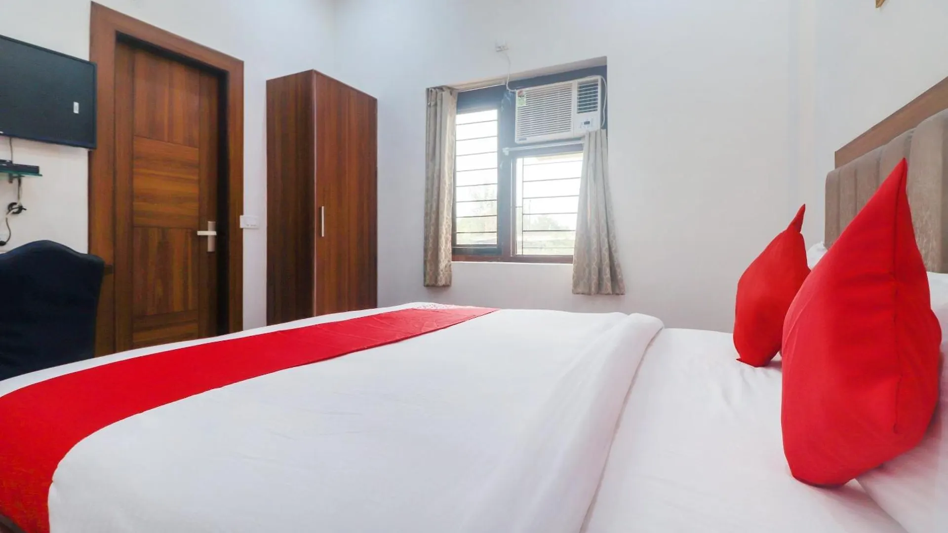 Hotel O Taj Classic Tājganj