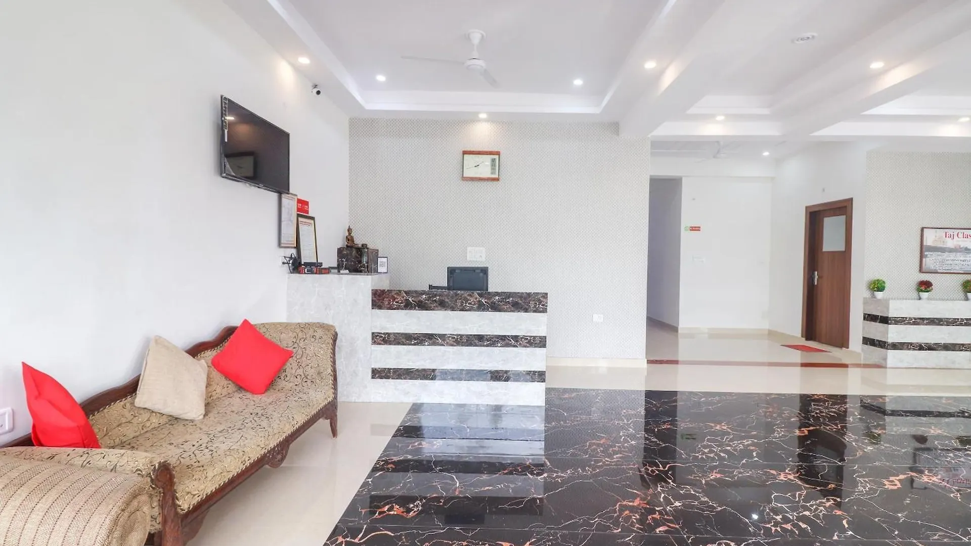Hotel O Taj Classic Tājganj