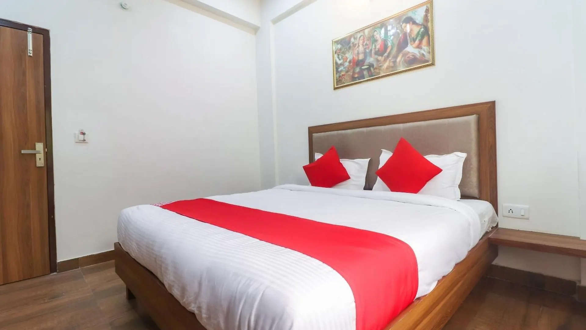 Hotel O Taj Classic Tajganj India