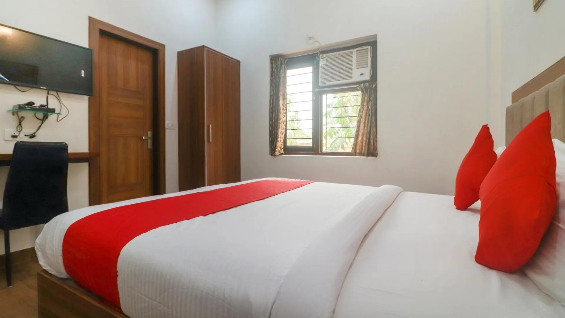Hotel O Taj Classic Tajganj 3*,