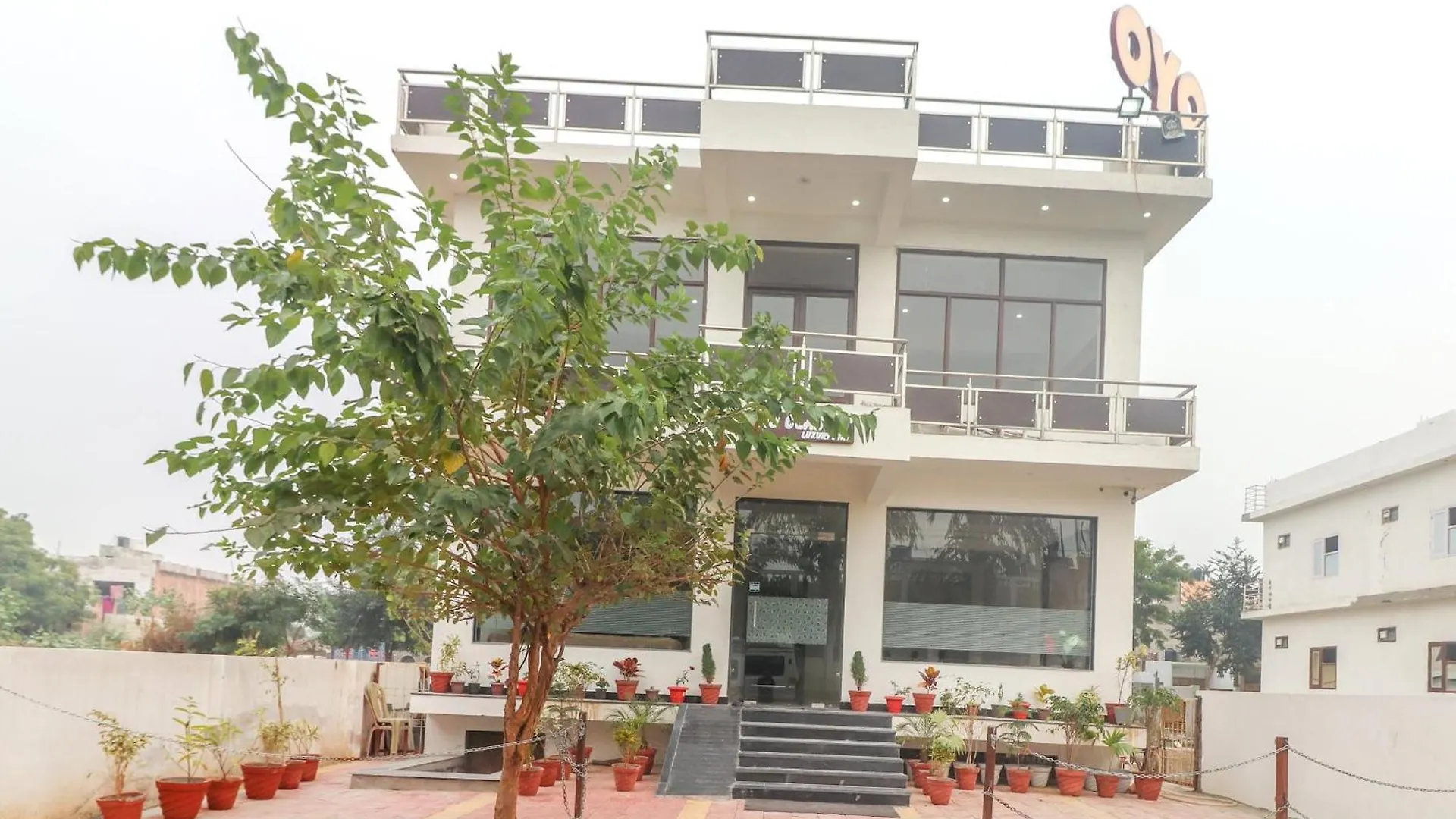 Hotel O Taj Classic Tājganj