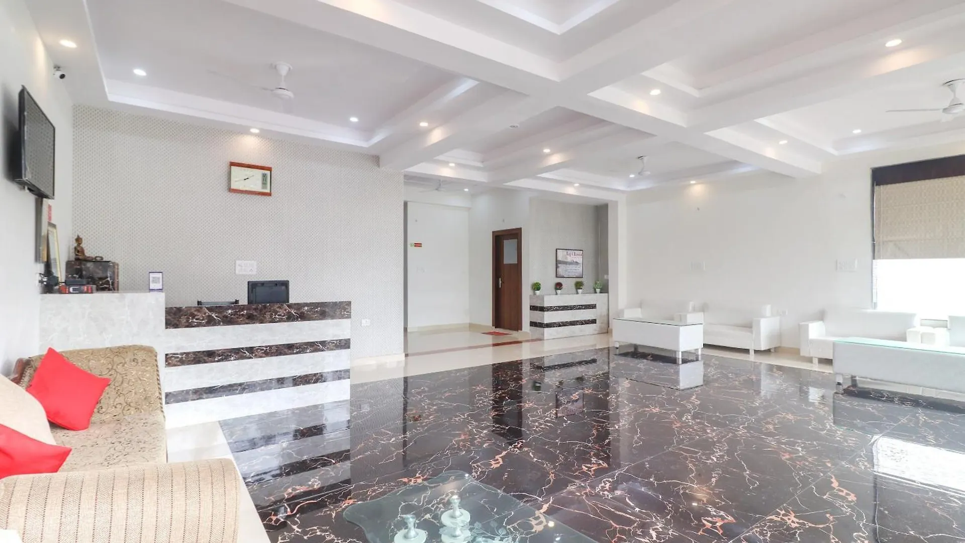 Hotel O Taj Classic Tajganj