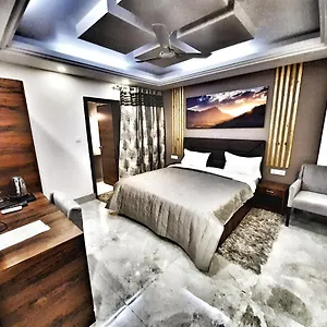 Hotel Aerocity Purple Orchid New Delhi